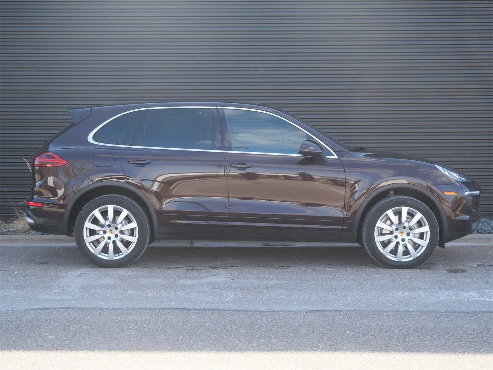 Thumbnail: 2017 Porsche Cayenne - 26