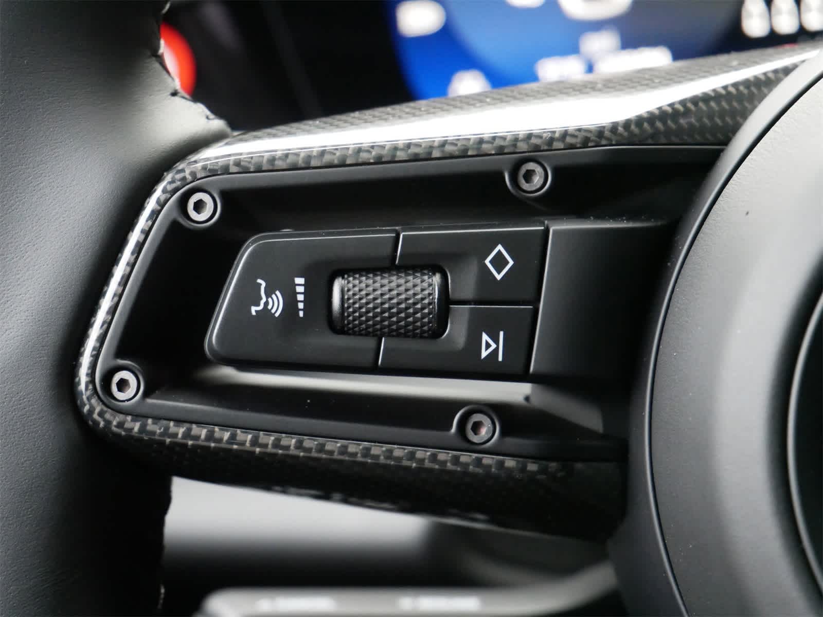 Thumbnail: 2025 Porsche Macan - 17