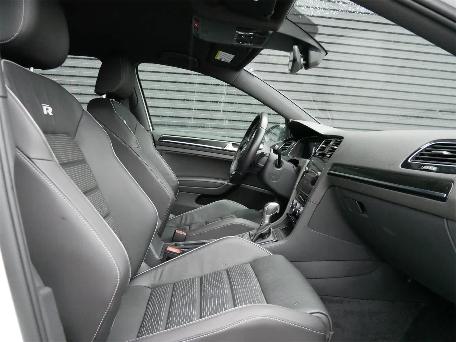 Thumbnail: 2019 Volkswagen Golf - 27