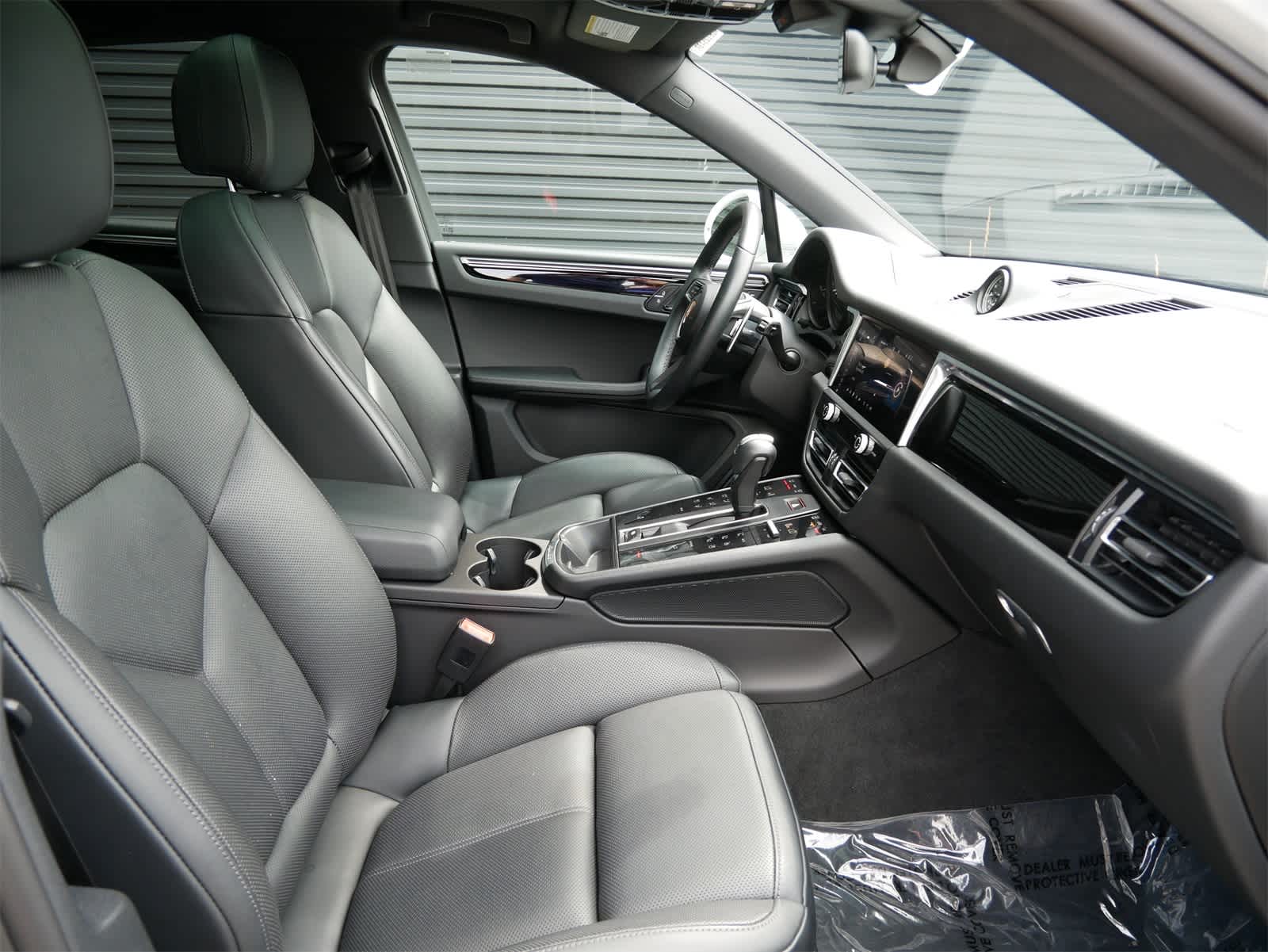 Thumbnail: 2024 Porsche Macan - 26