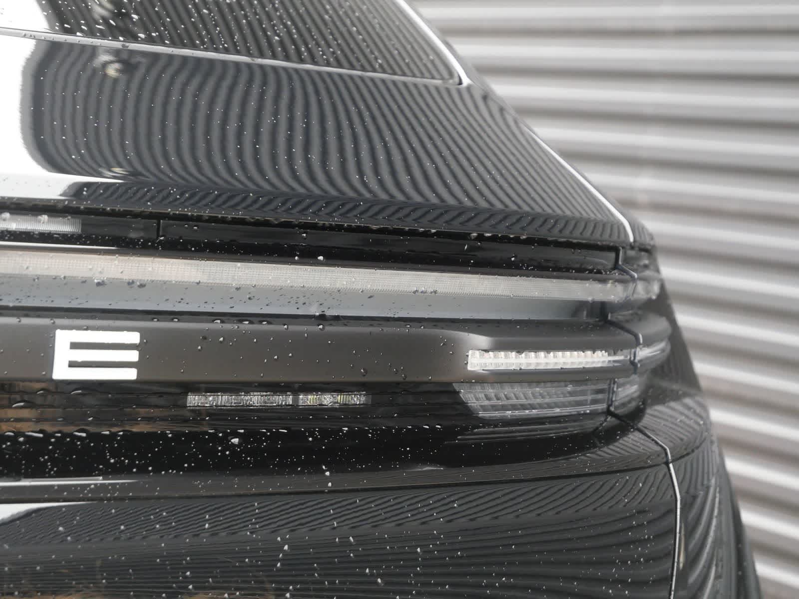 Thumbnail: 2026 Porsche Macan - 7