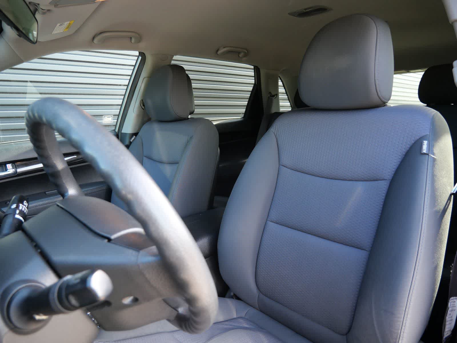 Thumbnail: 2012 Kia Sorento - 5