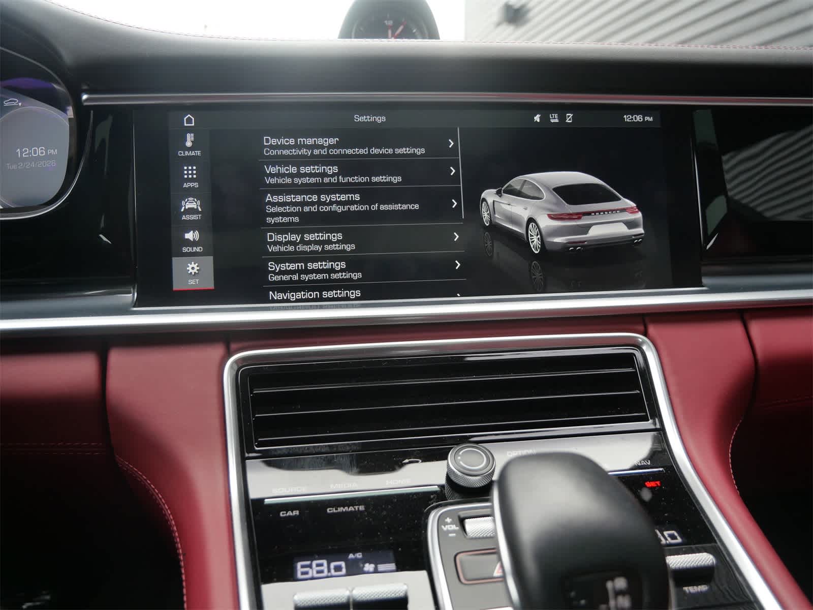 Thumbnail: 2019 Porsche Panamera - 26