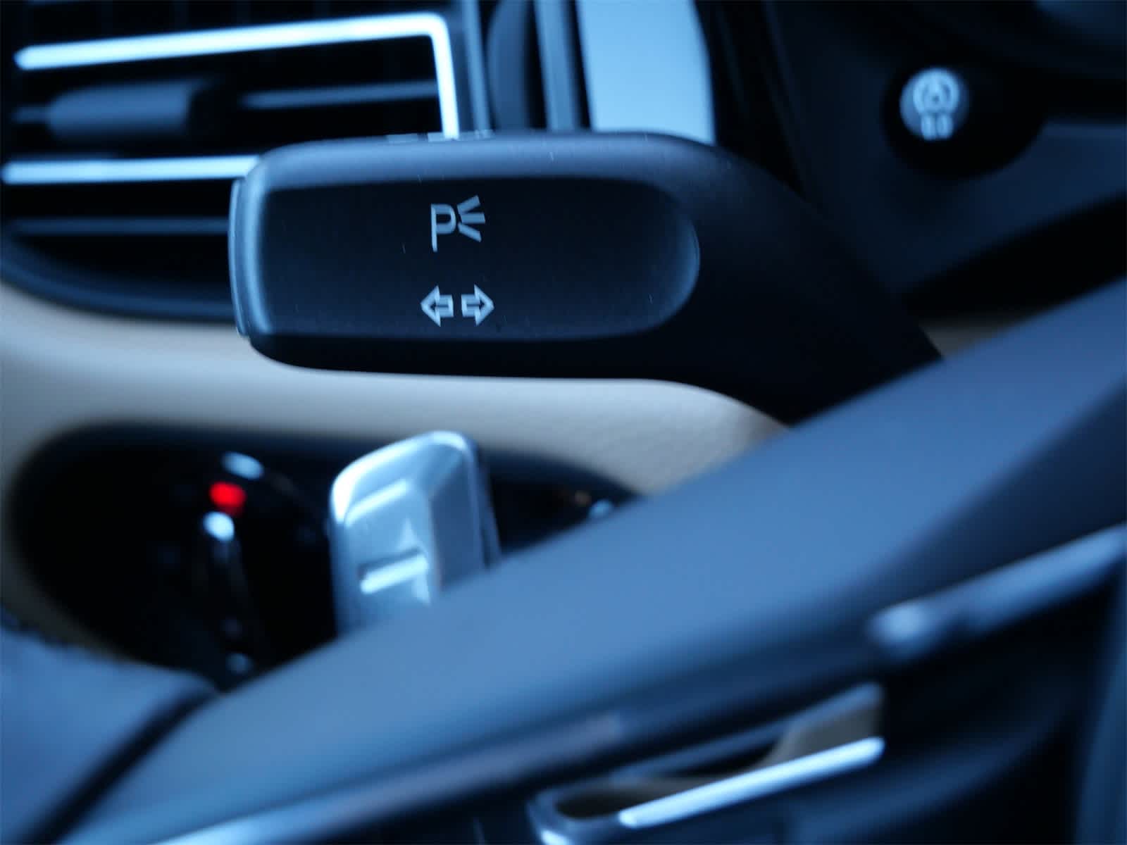 Thumbnail: 2026 Porsche Macan - 20