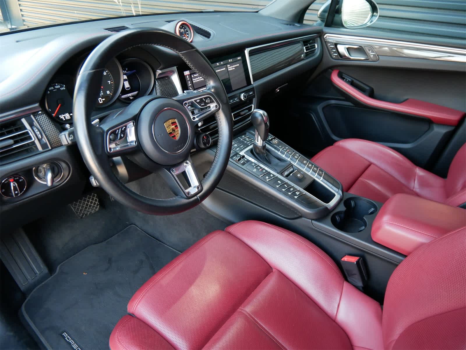 Thumbnail: 2021 Porsche Macan - 4