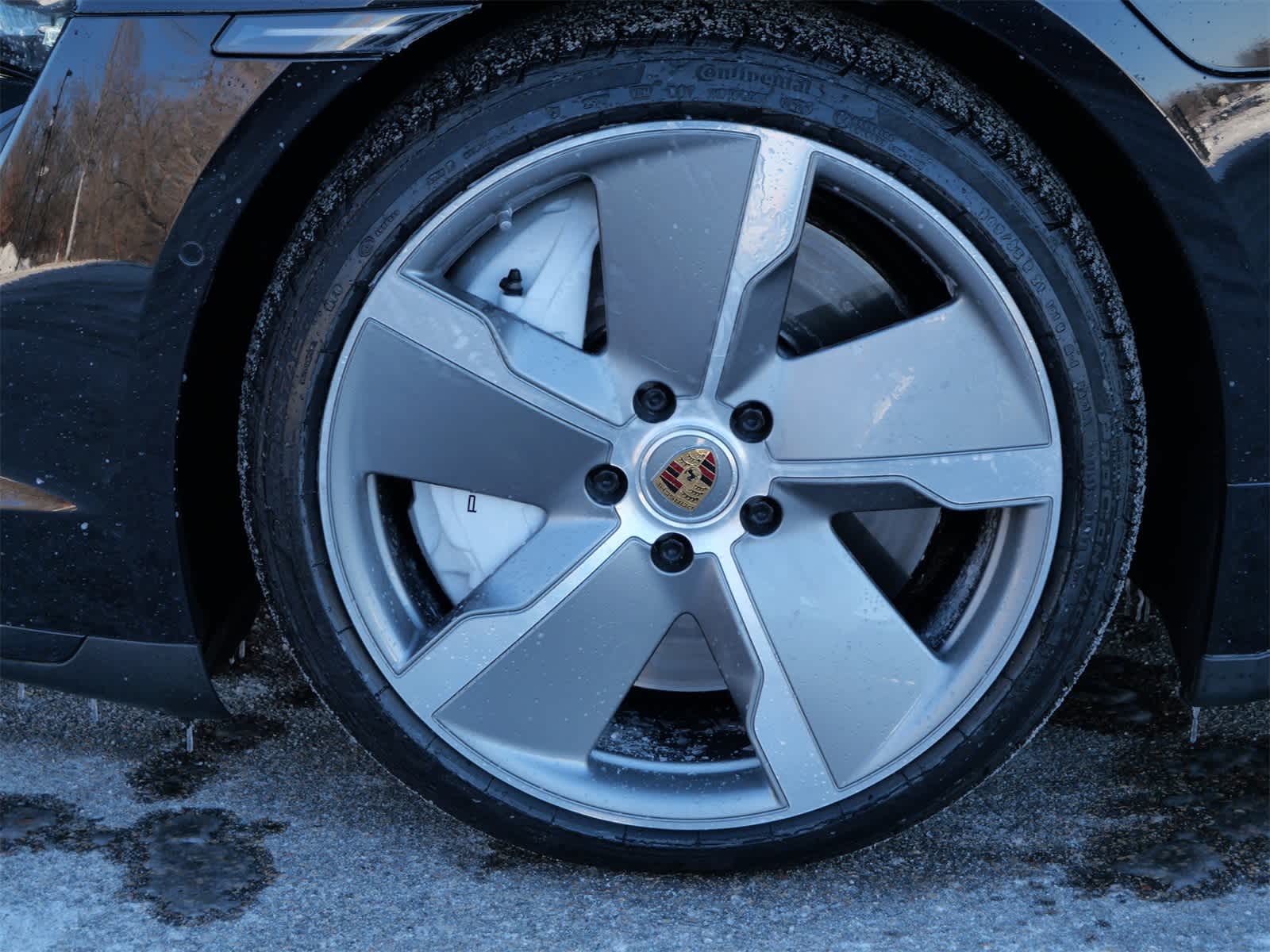 Thumbnail: 2020 Porsche Taycan - 7