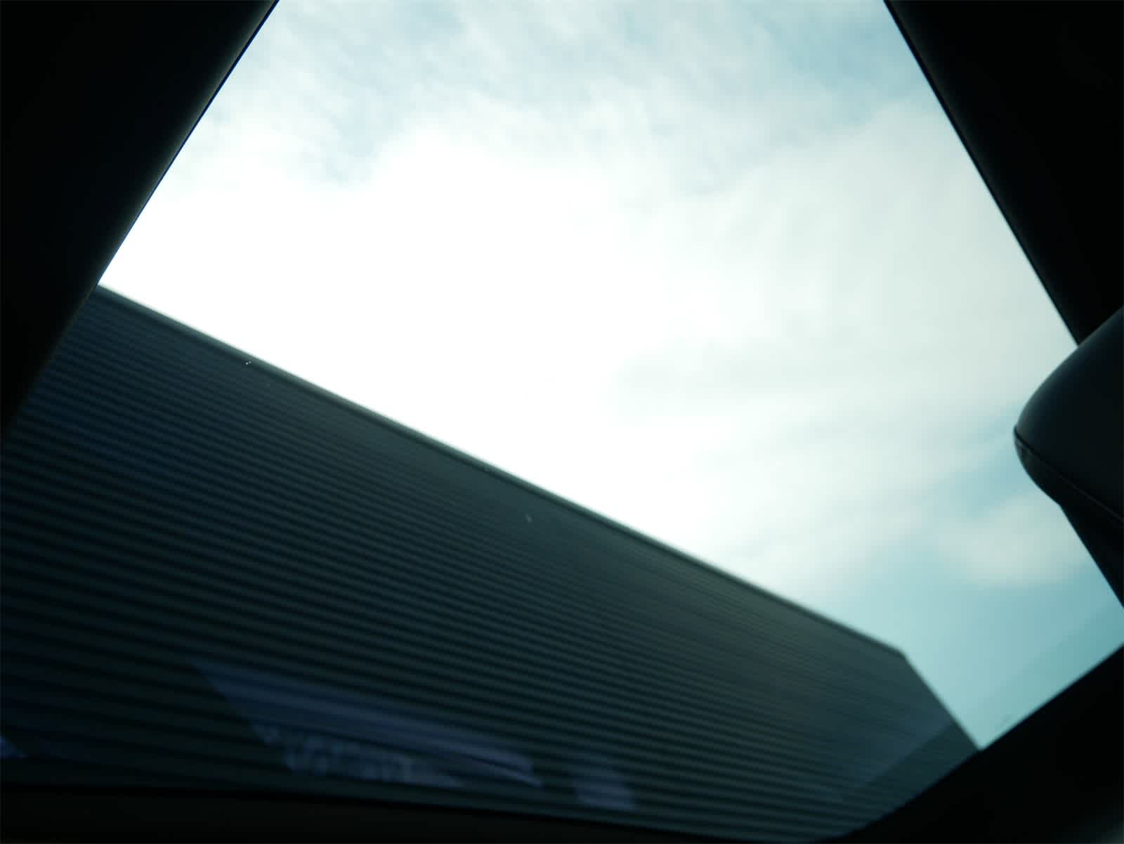 Thumbnail: 2021 Porsche Taycan - 17