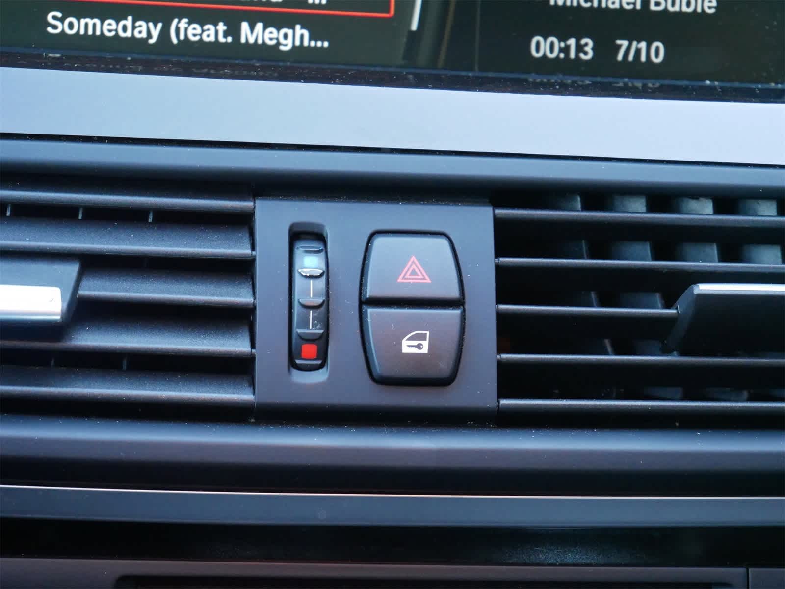 Thumbnail: 2012 BMW 5 Series - 21