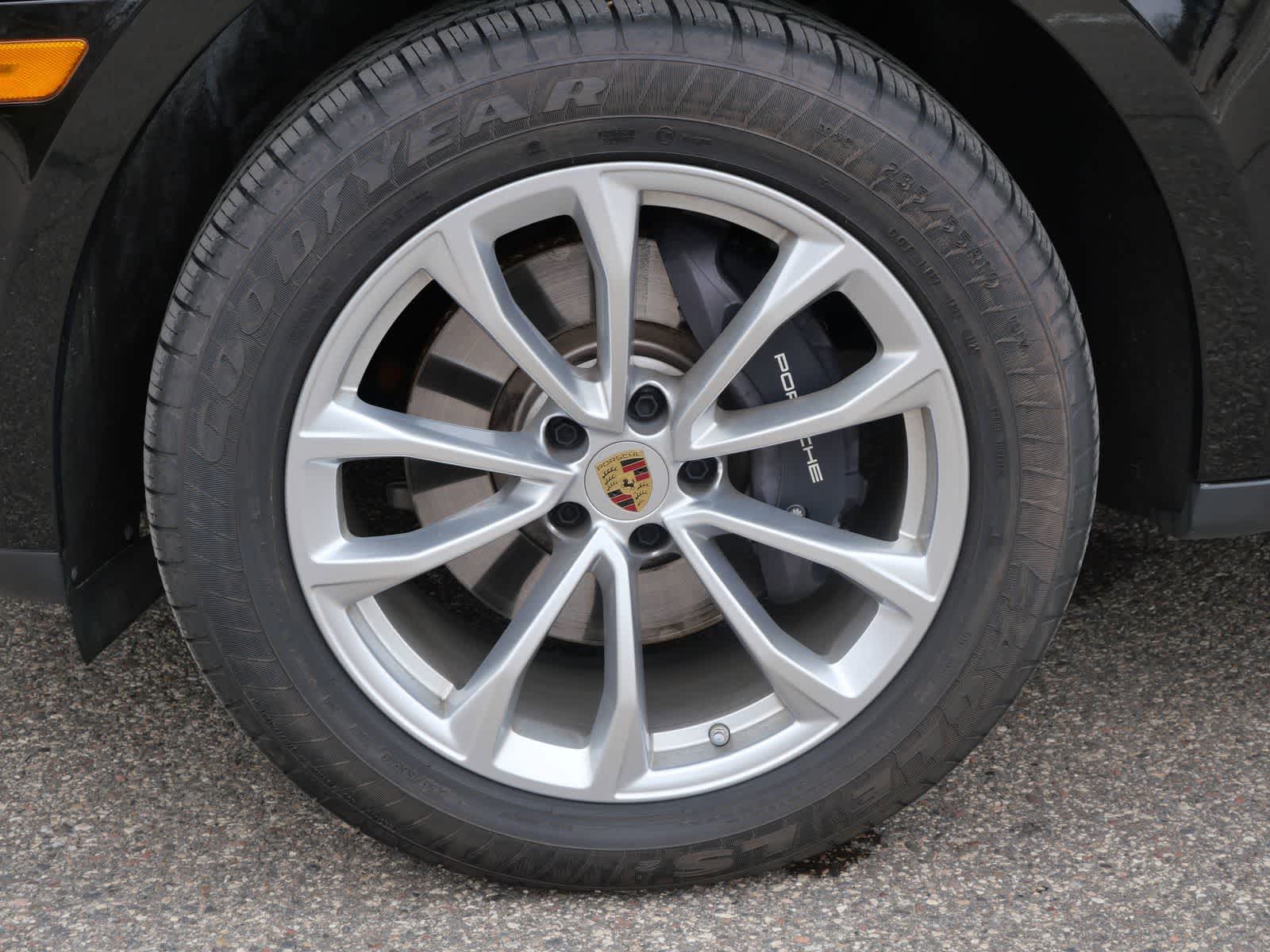 Thumbnail: 2026 Porsche Macan - 7