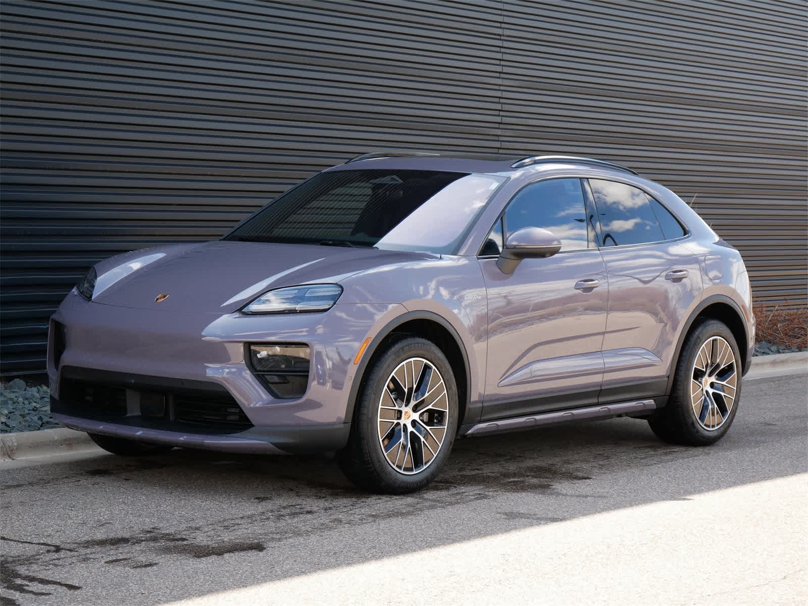 Thumbnail: 2025 Porsche Macan - 1