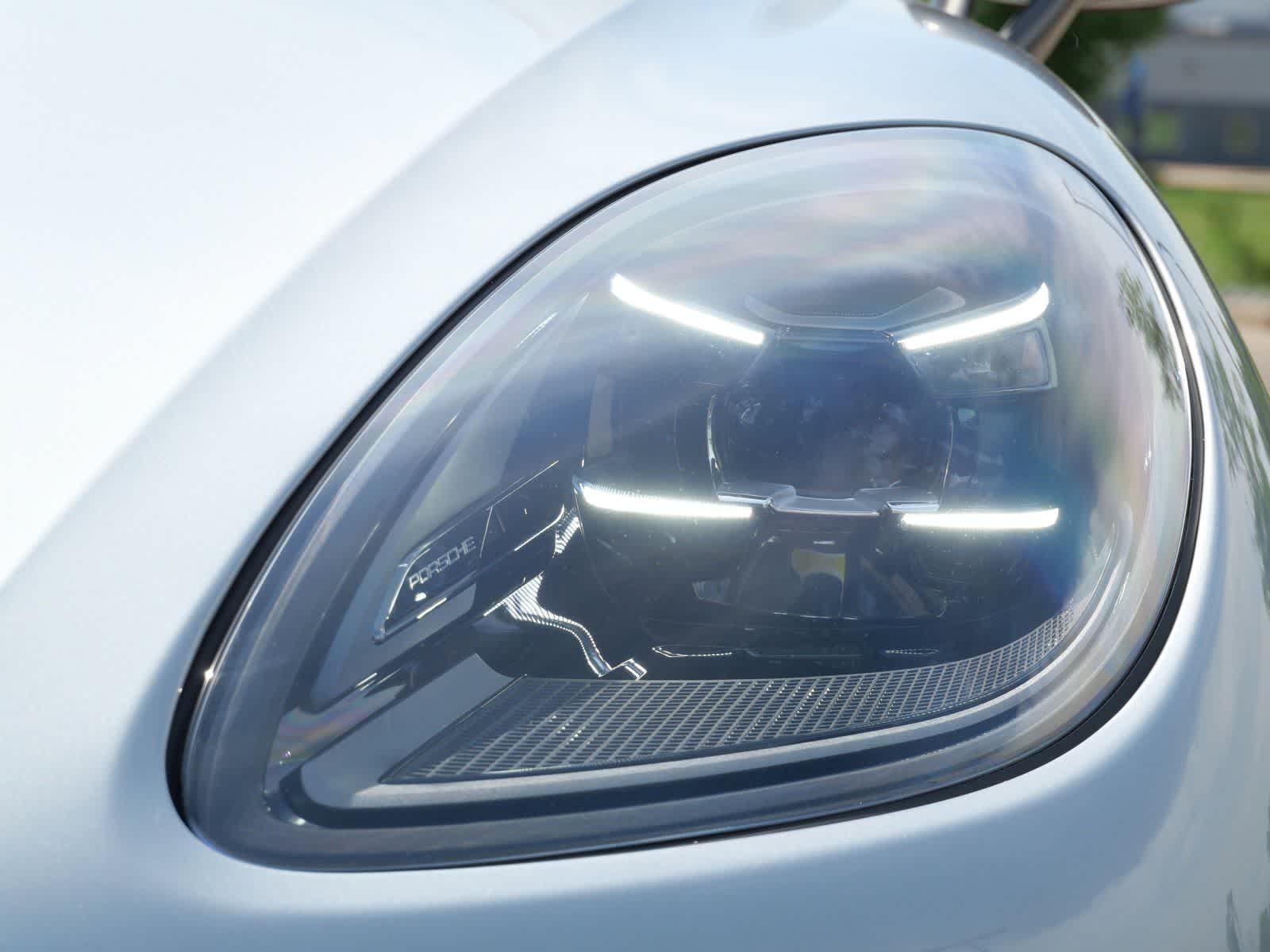 Thumbnail: 2026 Porsche Macan - 6