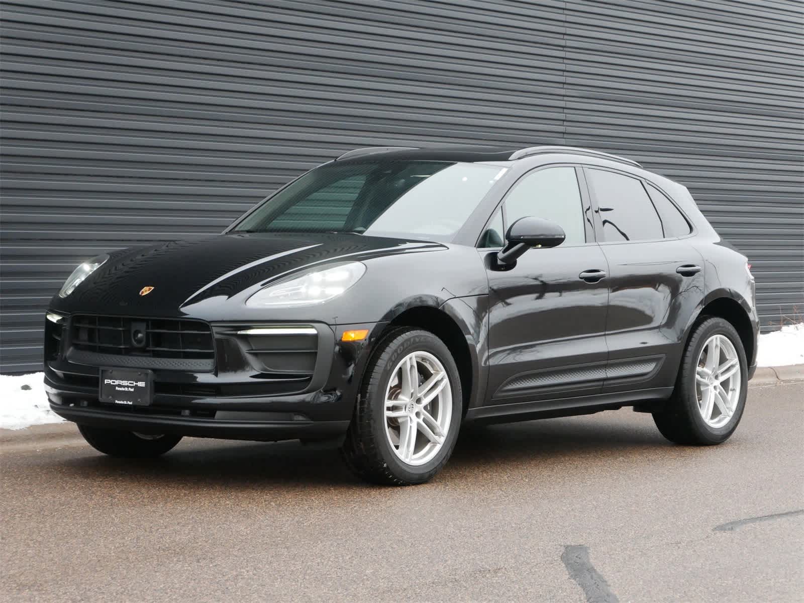 Thumbnail: 2025 Porsche Macan - 1