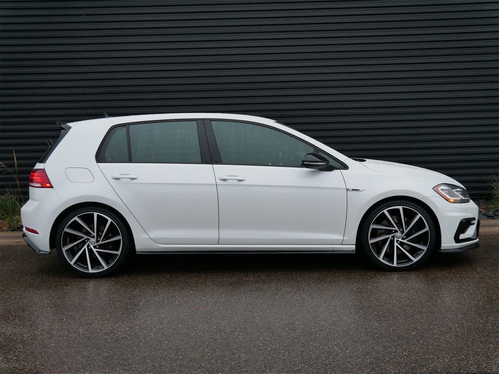 Thumbnail: 2019 Volkswagen Golf - 25
