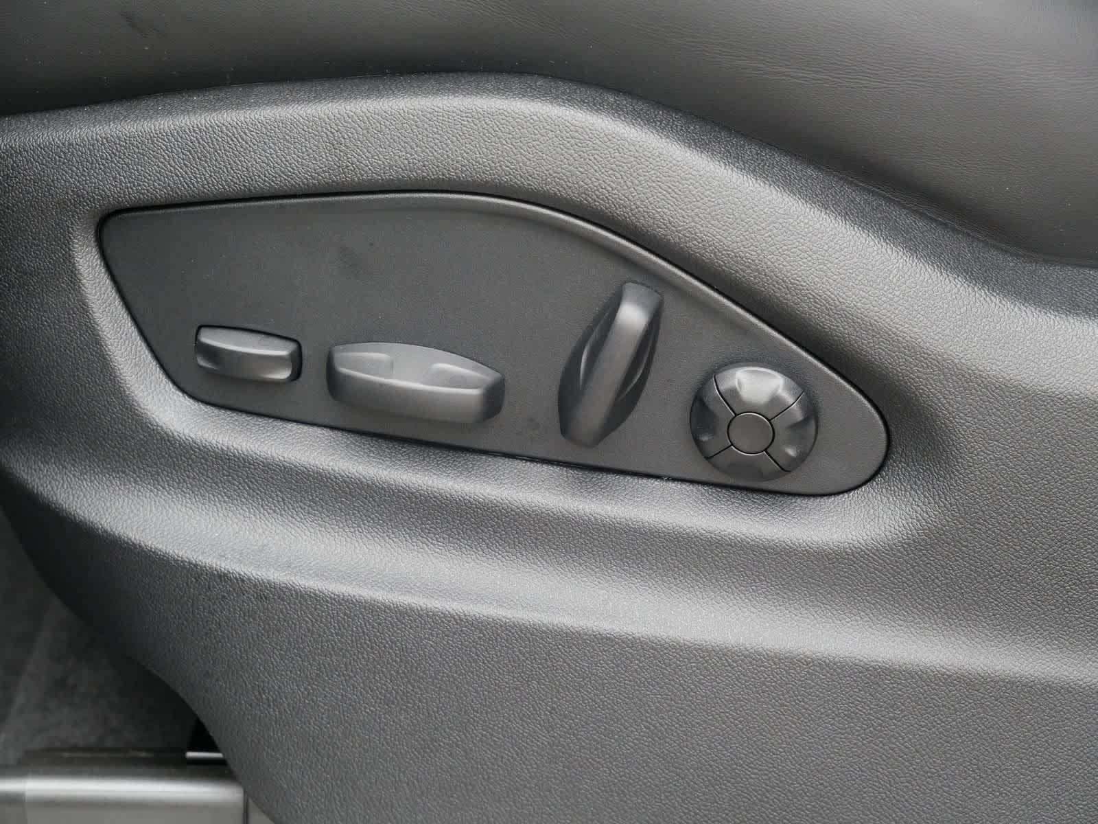 Thumbnail: 2026 Porsche Cayenne - 10