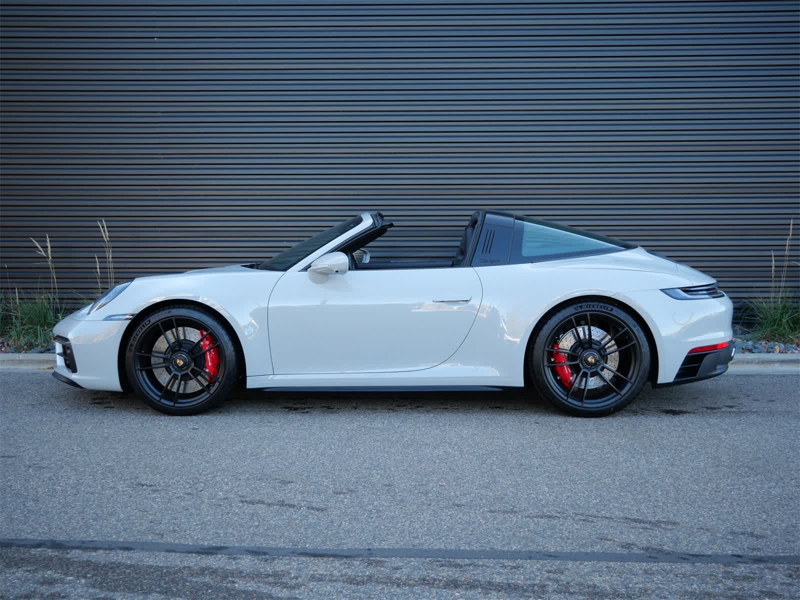 Thumbnail: 2024 Porsche 911 - 2