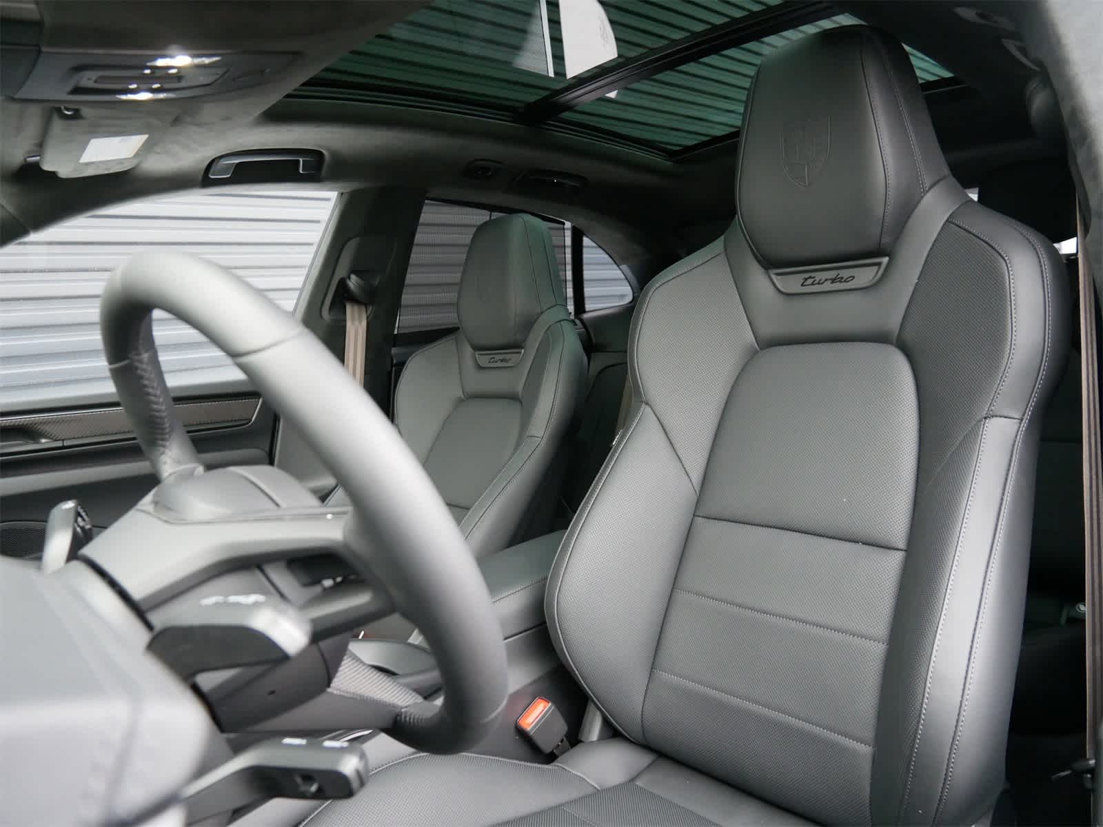 Thumbnail: 2025 Porsche Macan - 5