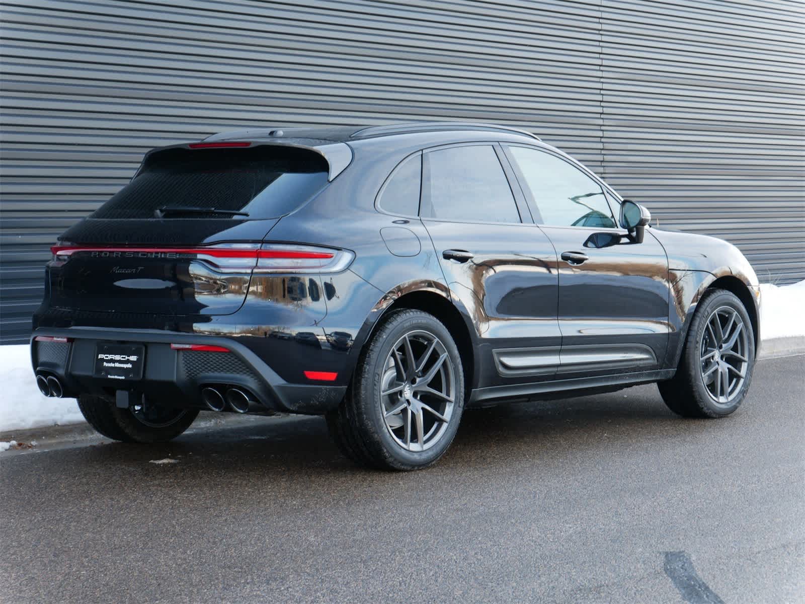 Thumbnail: 2025 Porsche Macan - 22