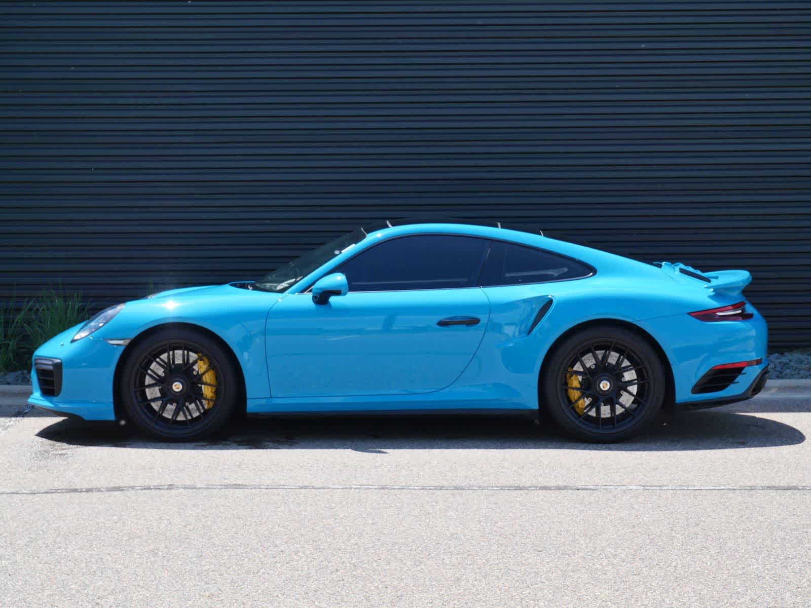 Thumbnail: 2018 Porsche 911 - 2