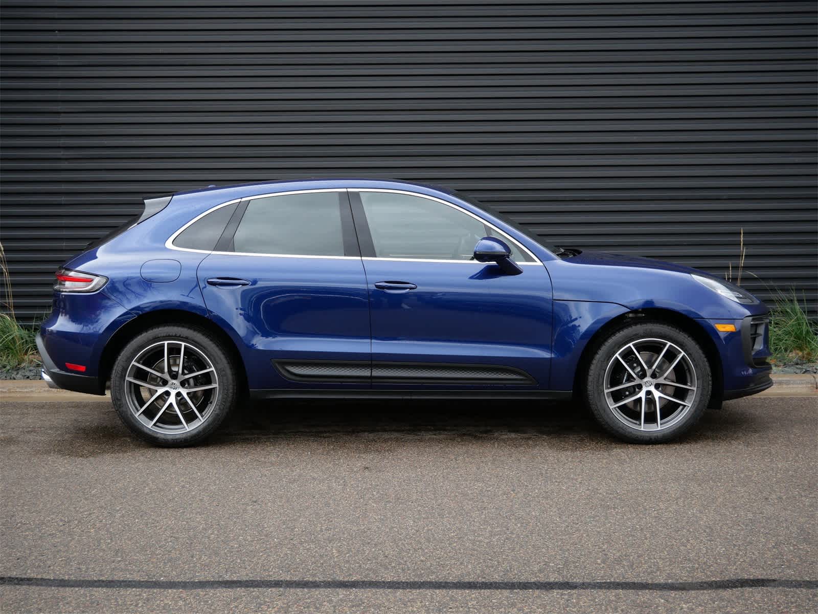 Thumbnail: 2026 Porsche Macan - 25