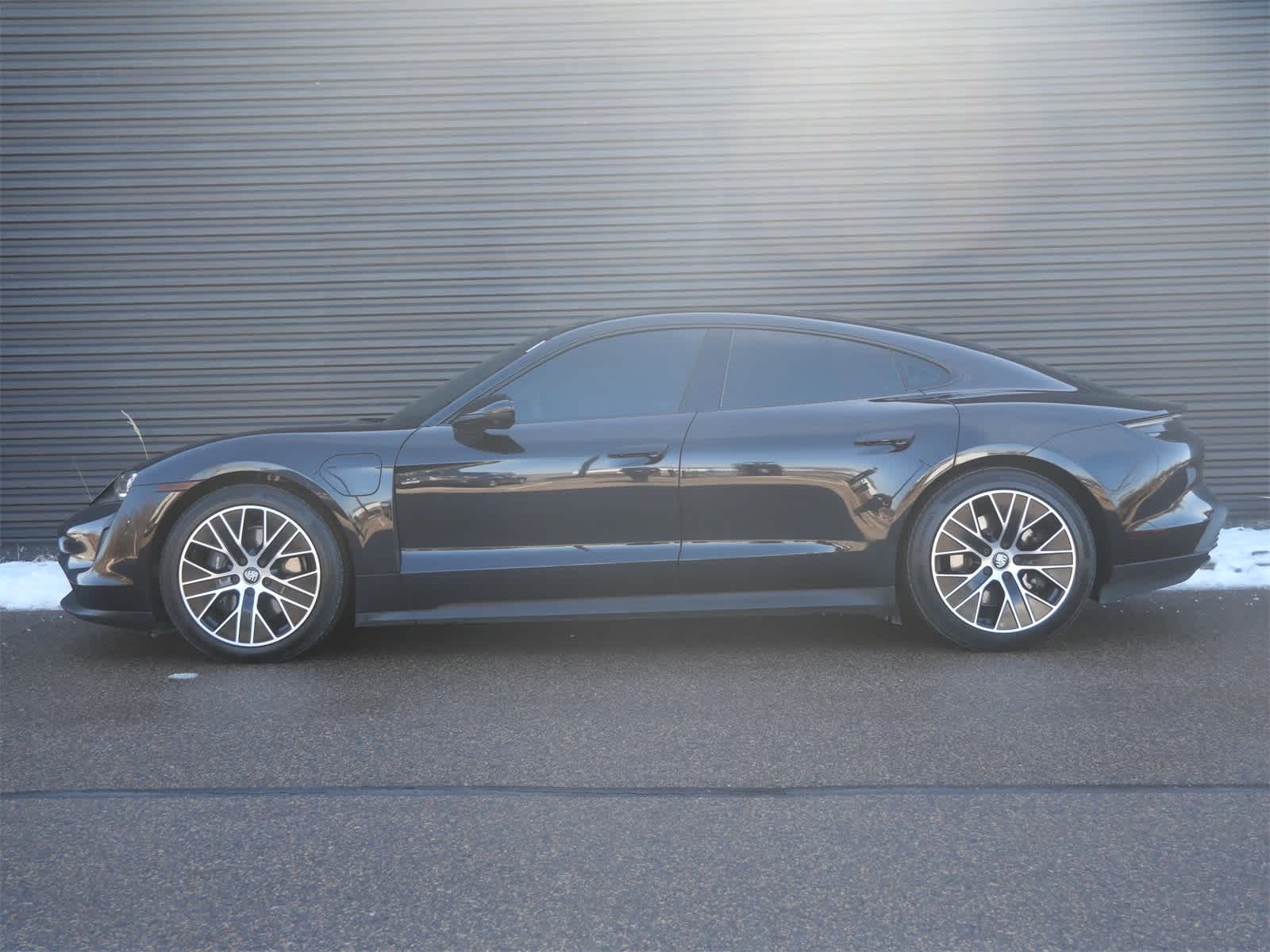 Thumbnail: 2021 Porsche Taycan - 2