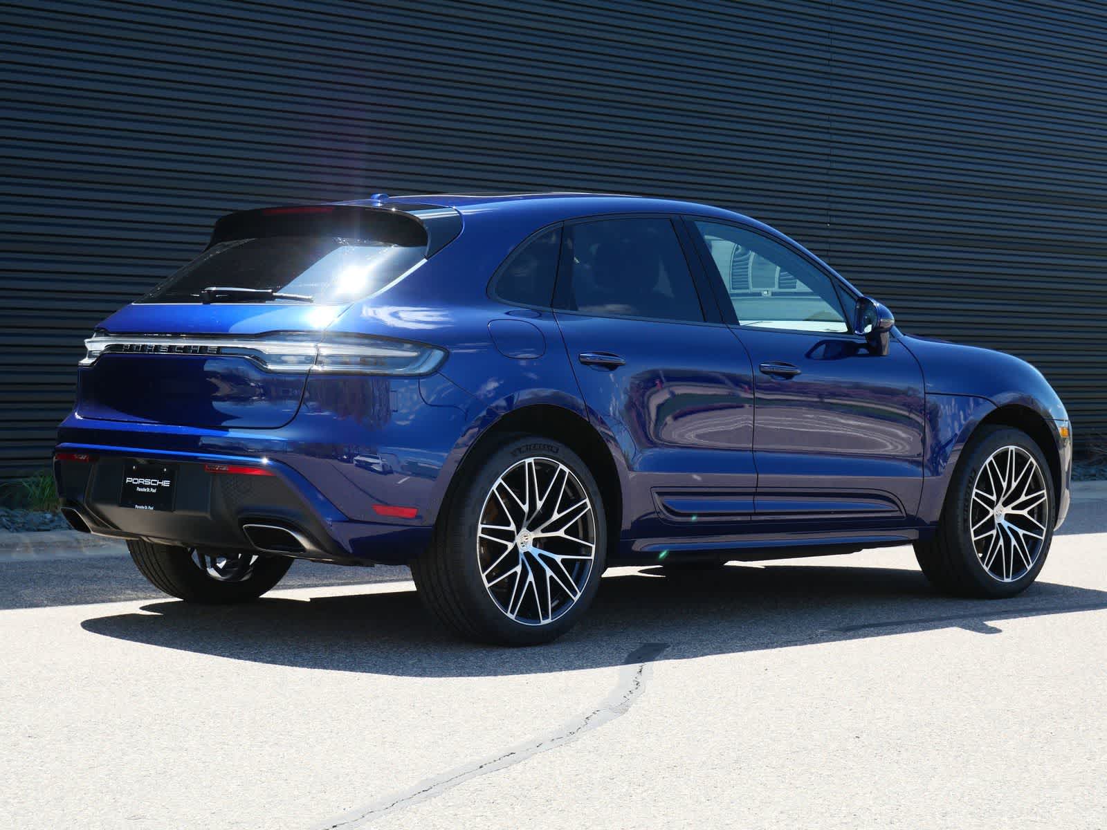 Thumbnail: 2022 Porsche Macan - 26