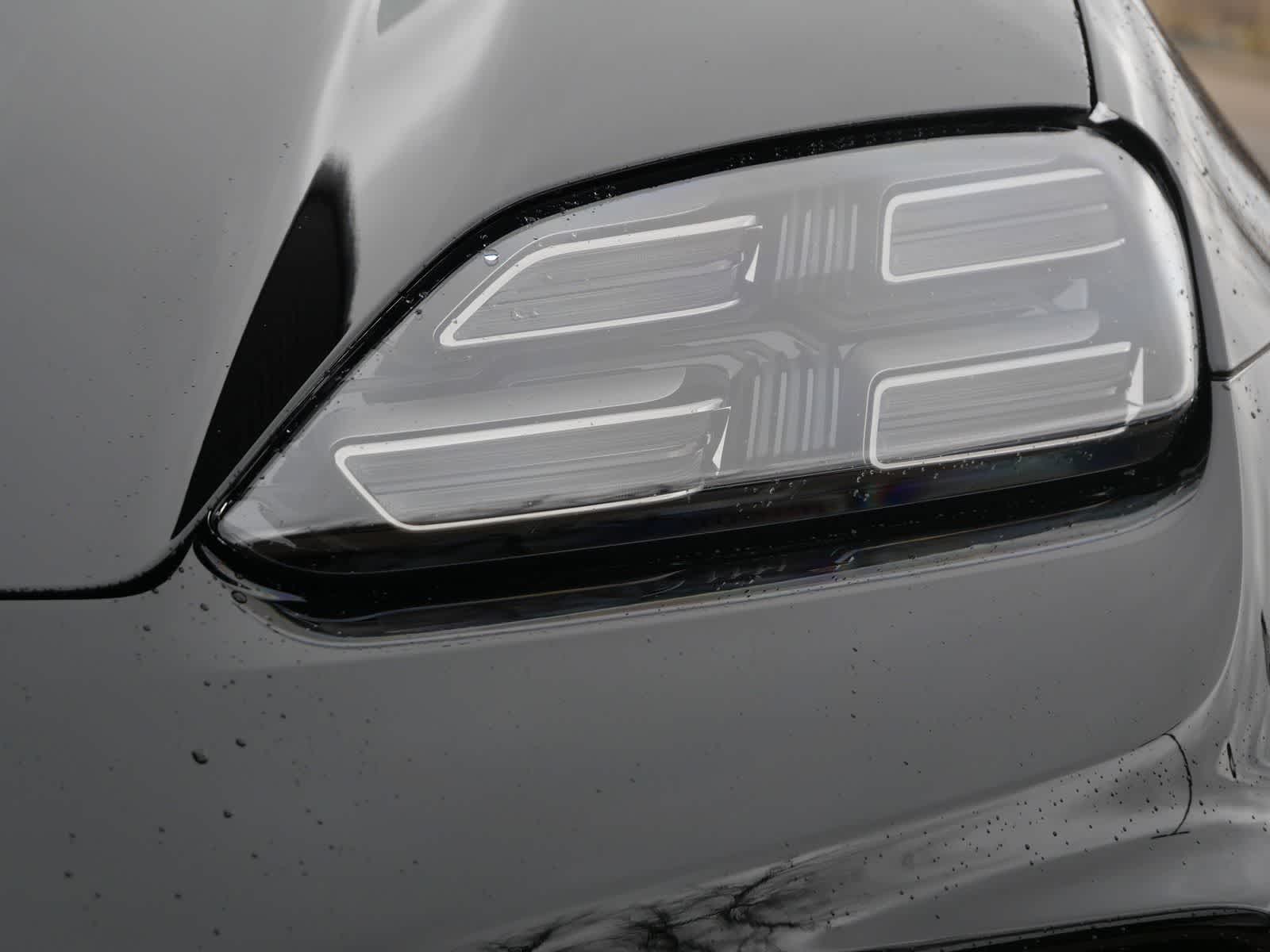 Thumbnail: 2026 Porsche Macan - 5