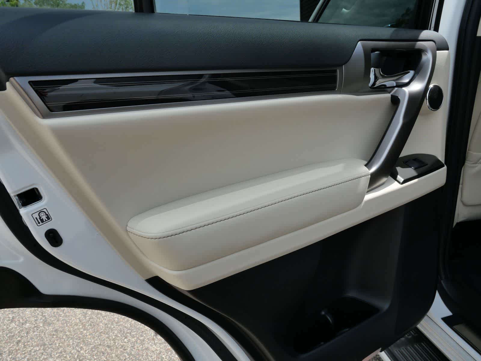 Thumbnail: 2023 Lexus GX - 12