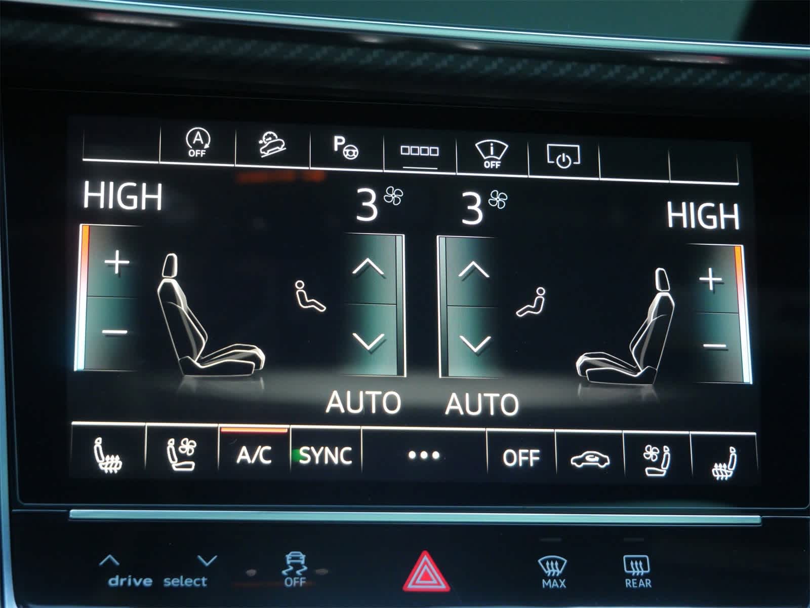 Thumbnail: 2025 Audi RS Q8 - 24