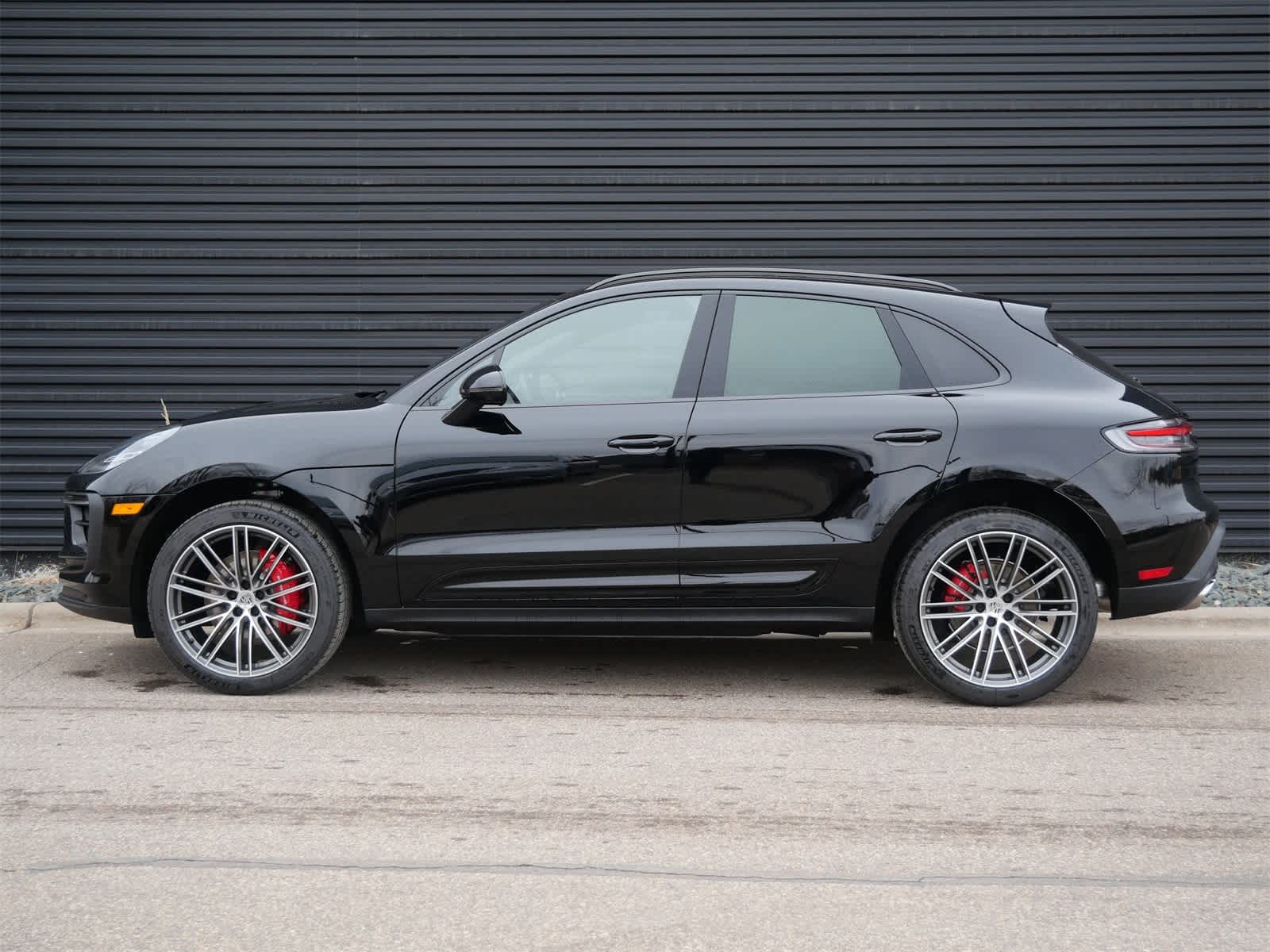 Thumbnail: 2026 Porsche Macan - 2