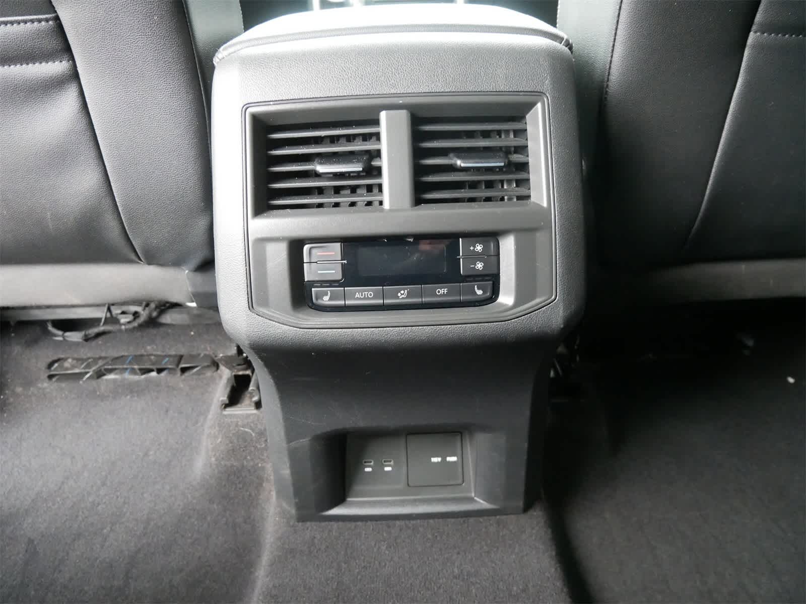 Thumbnail: 2022 Volkswagen Atlas - 14