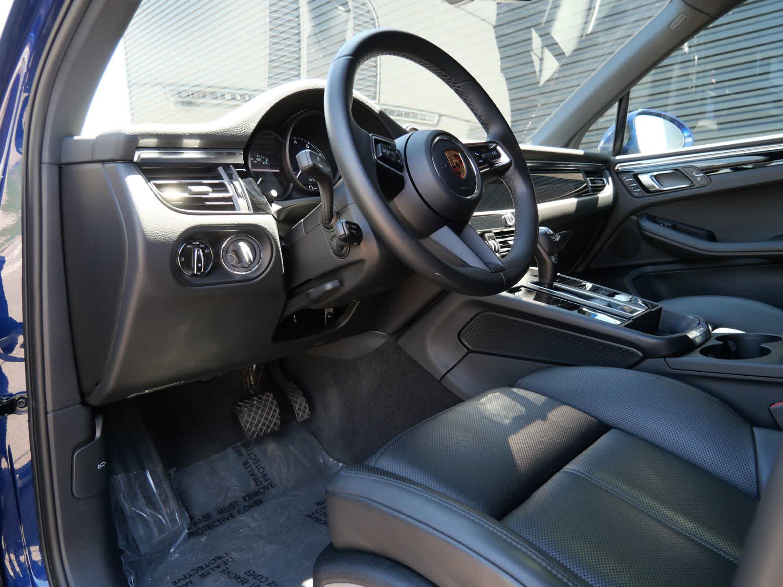 Thumbnail: 2022 Porsche Macan - 4