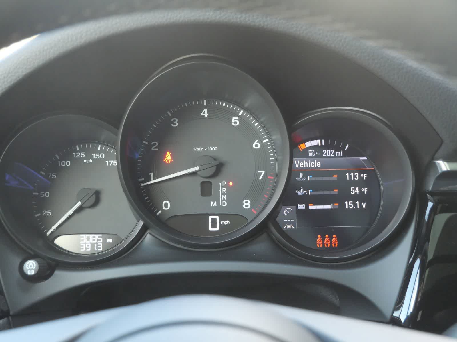 Thumbnail: 2025 Porsche Macan - 21