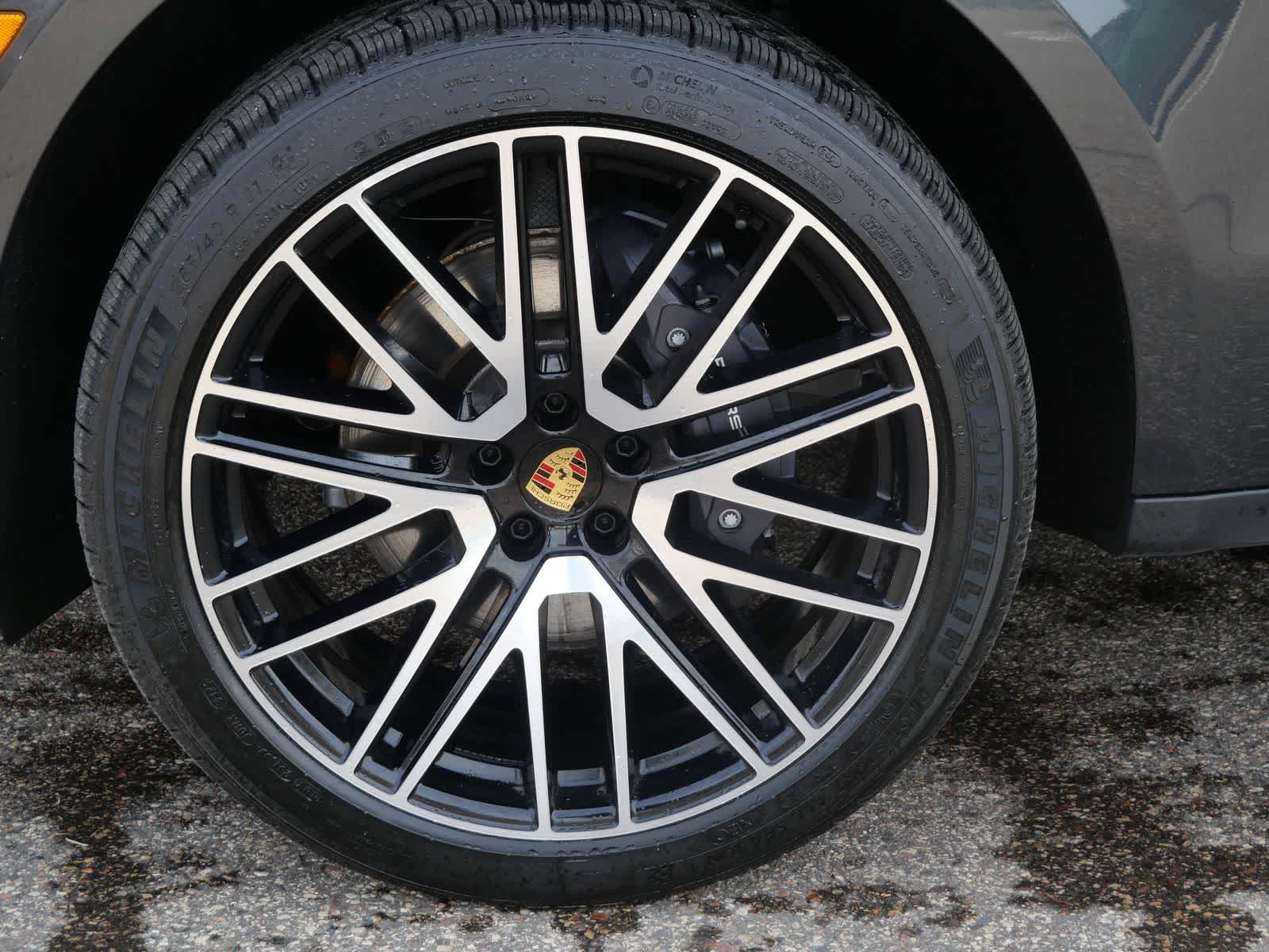 Thumbnail: 2026 Porsche Macan - 7
