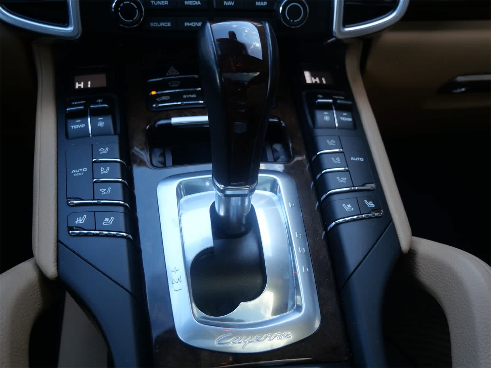 Thumbnail: 2017 Porsche Cayenne - 17