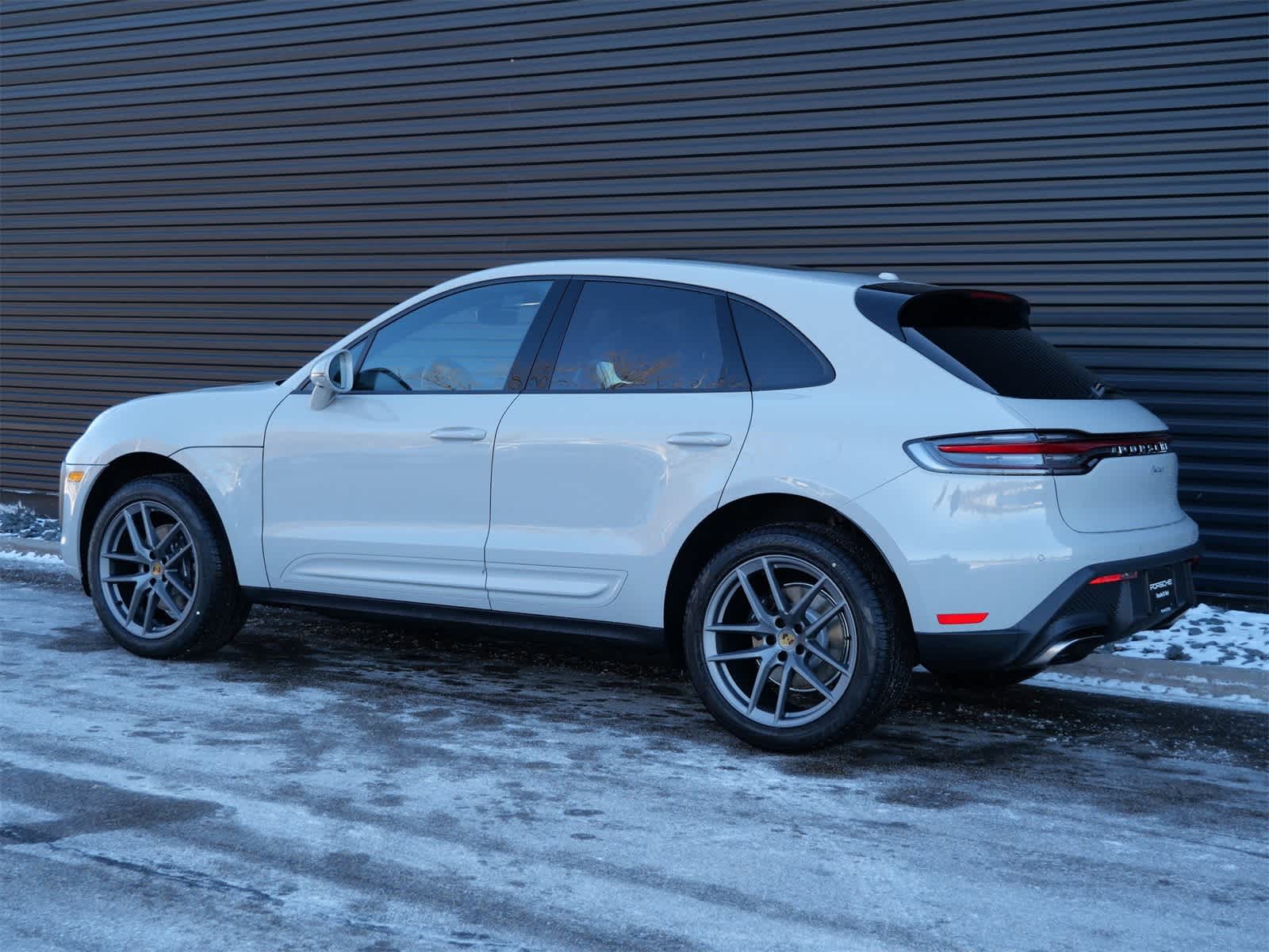 Thumbnail: 2026 Porsche Macan - 3