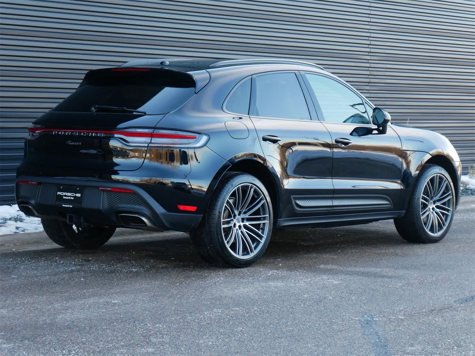 Thumbnail: 2025 Porsche Macan - 23