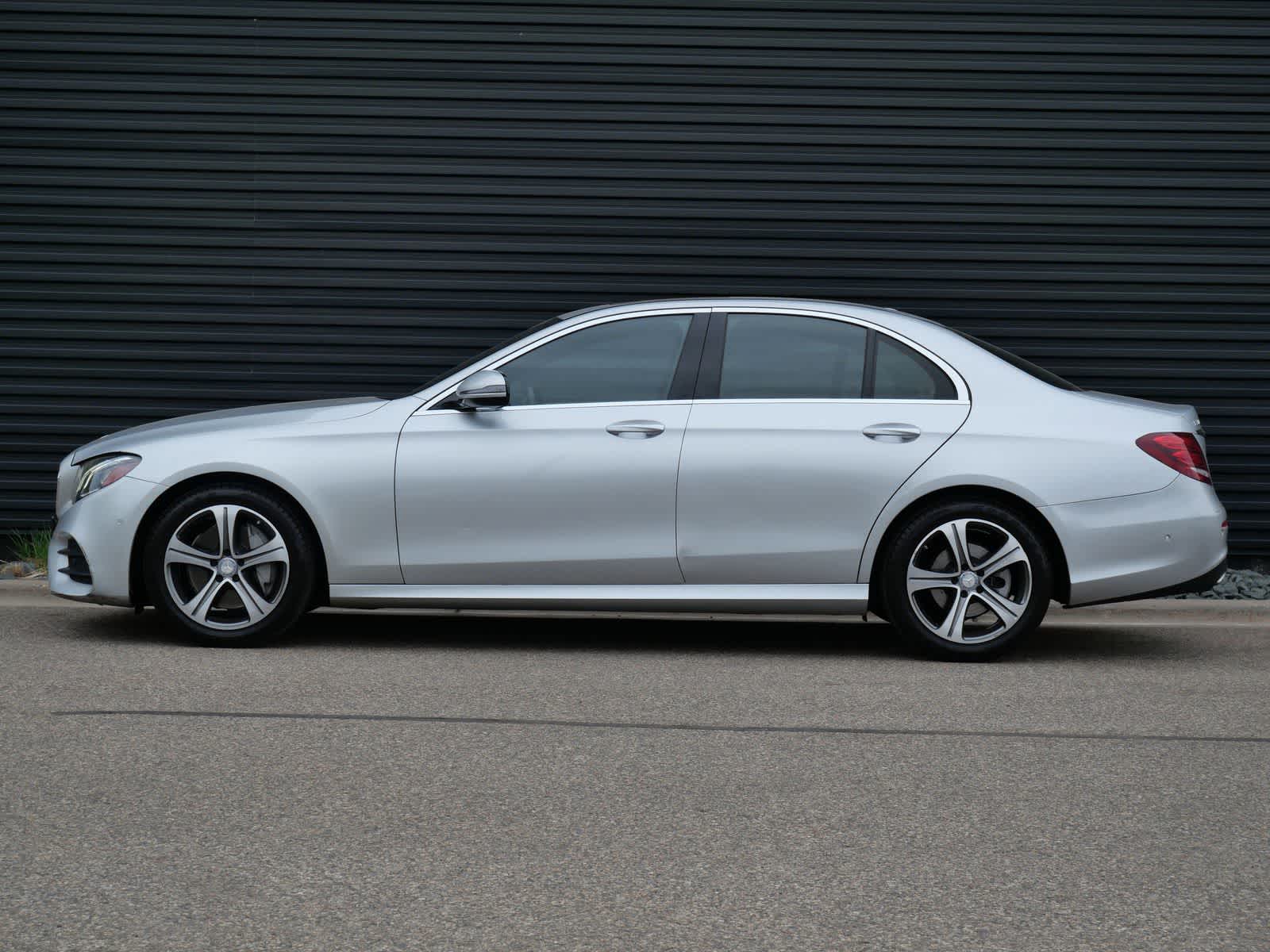 Thumbnail: 2017 Mercedes-Benz E-Class - 2