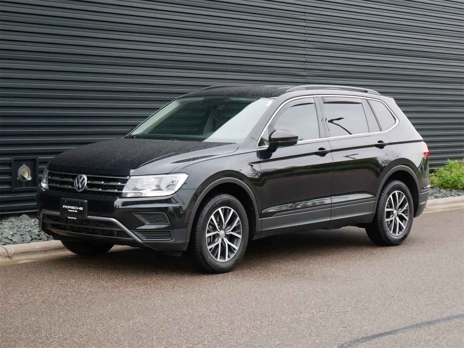 2019 Volkswagen Tiguan SE -
                  Saint Paul, MN