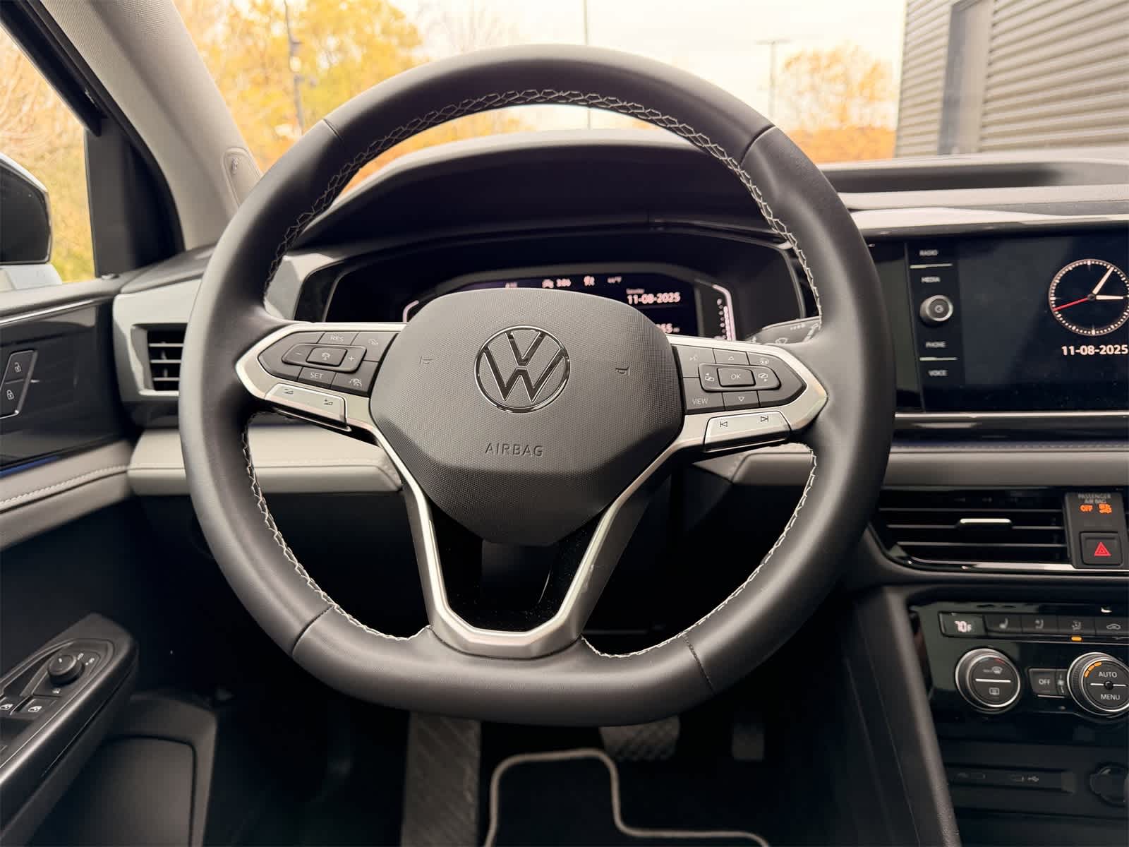 Thumbnail: 2023 Volkswagen Taos - 7