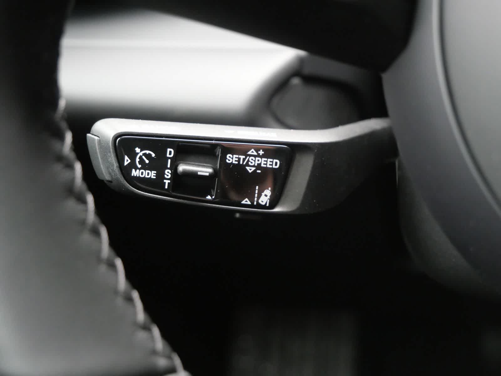 Thumbnail: 2026 Porsche Macan - 22