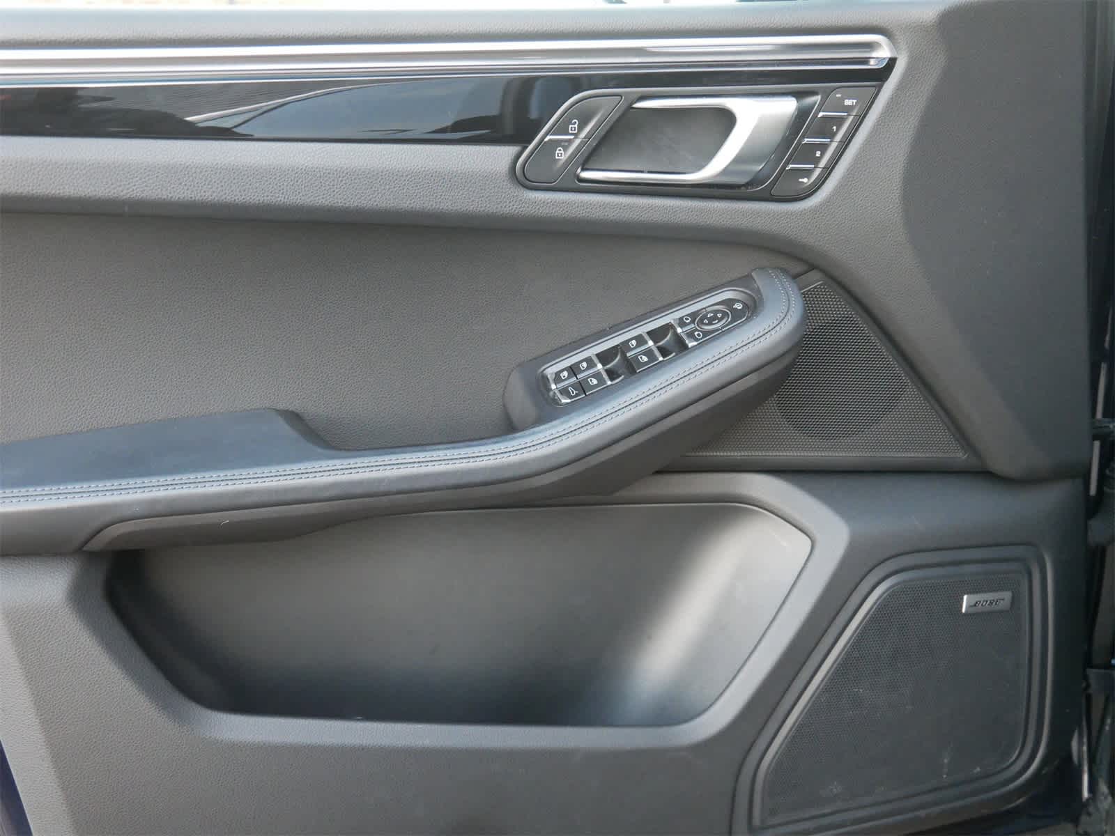 Thumbnail: 2023 Porsche Macan - 9