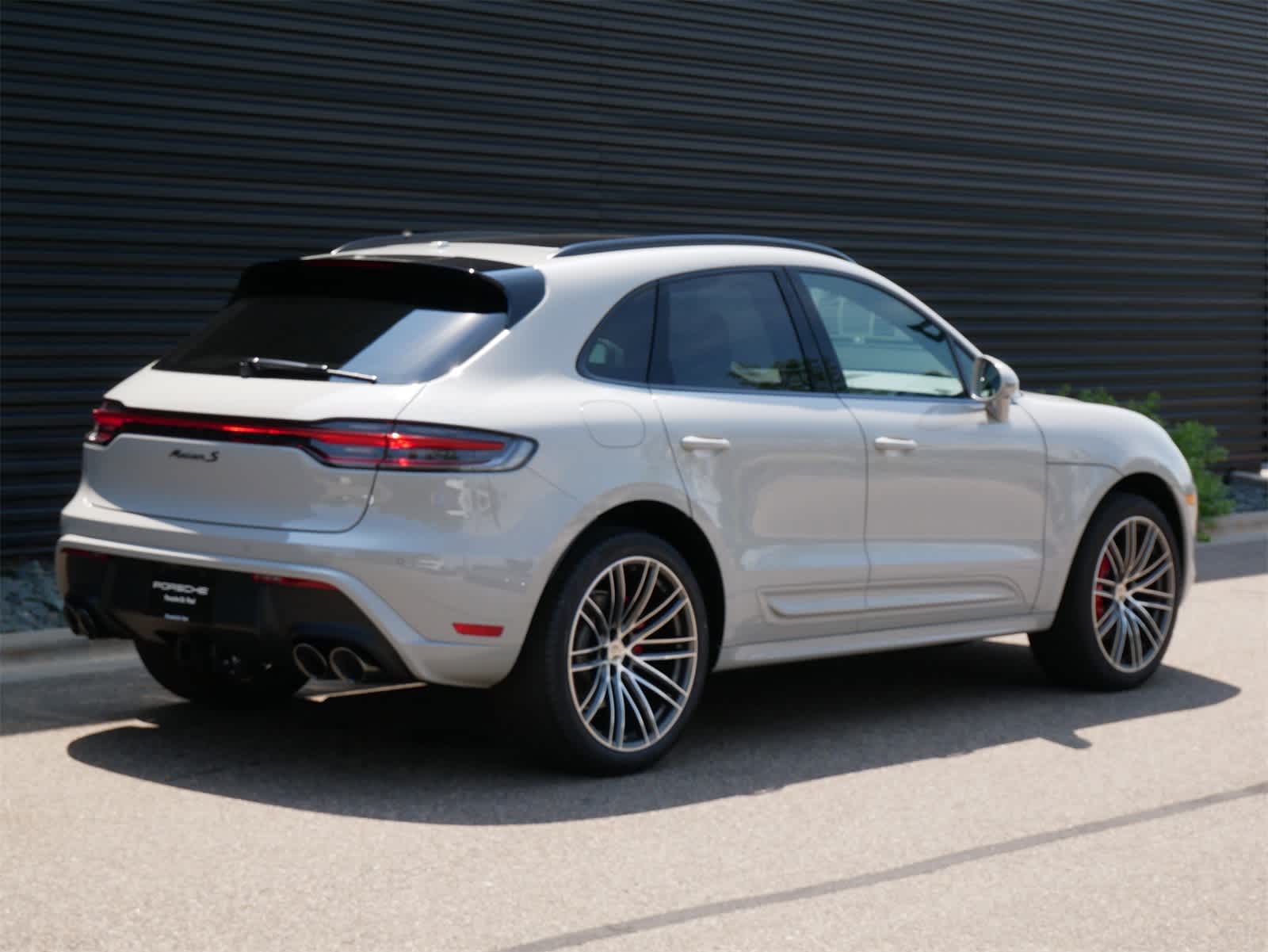 Thumbnail: 2025 Porsche Macan - 24