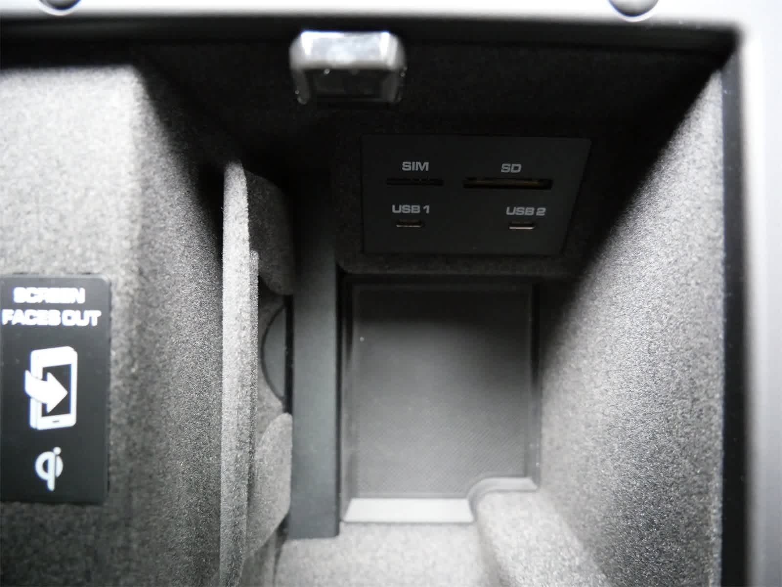 Thumbnail: 2026 Porsche Macan - 19