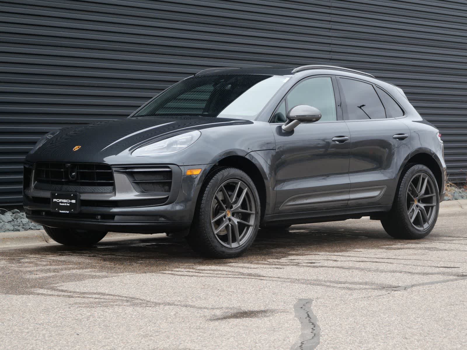 Thumbnail: 2023 Porsche Macan - 1