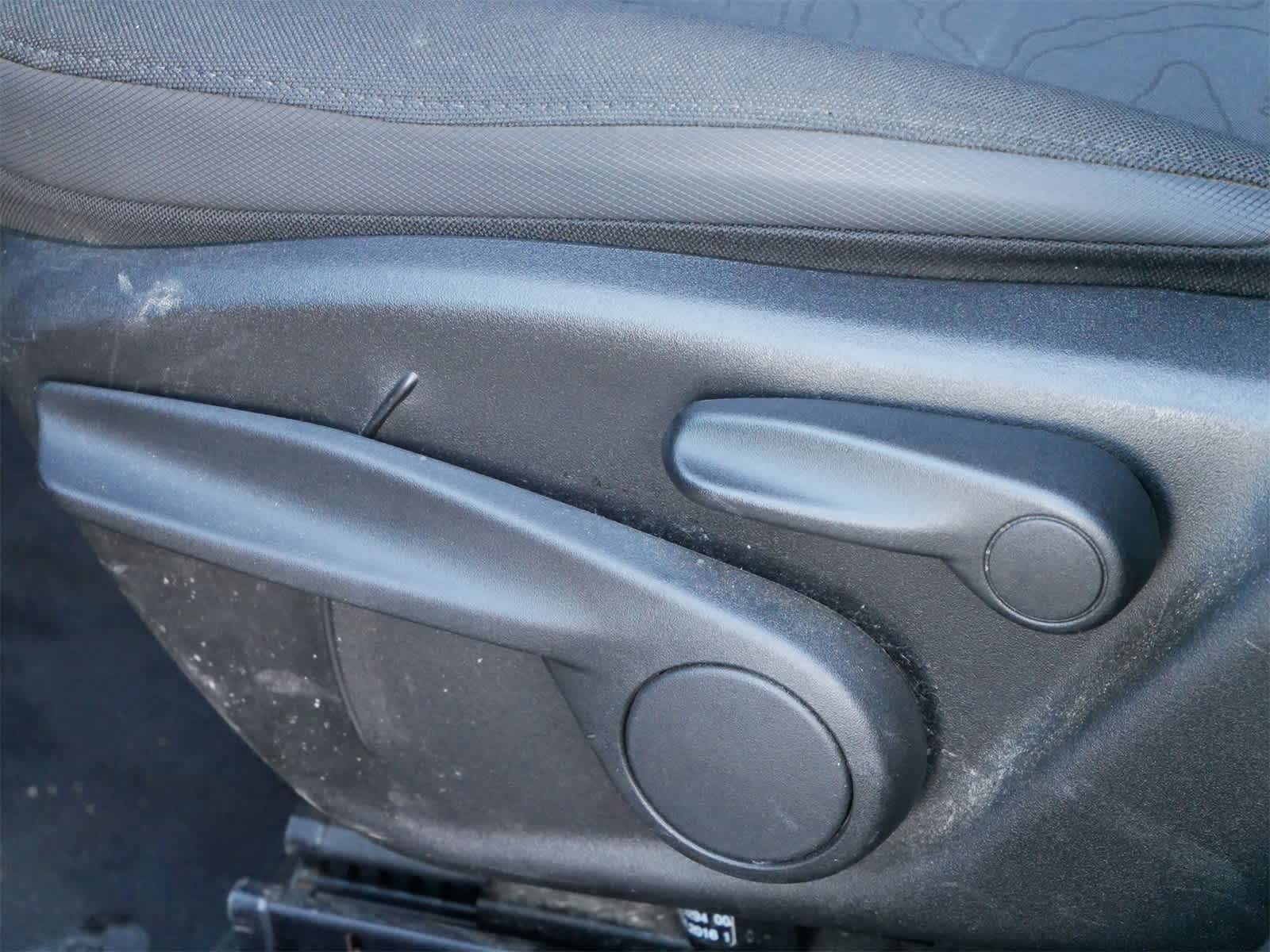 Thumbnail: 2016 Jeep Renegade - 12