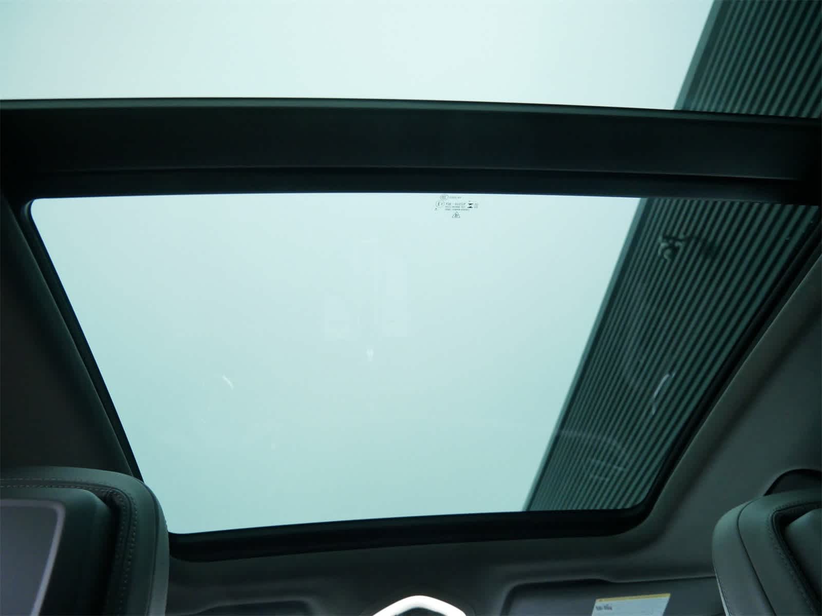 Thumbnail: 2025 Porsche Macan - 14