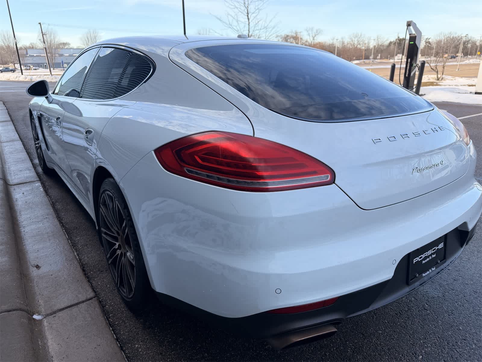 Thumbnail: 2016 Porsche Panamera - 28
