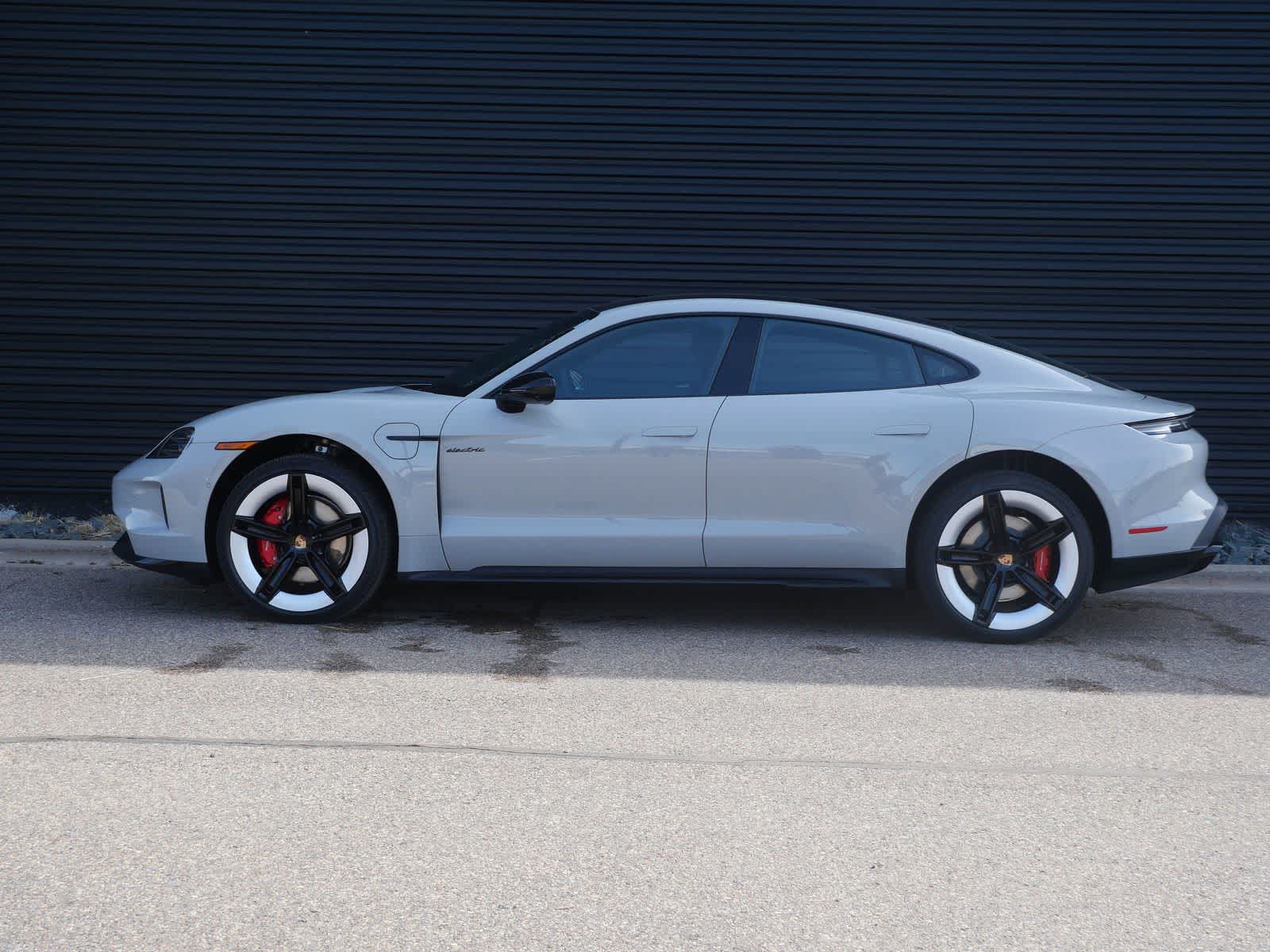 Thumbnail: 2026 Porsche Taycan - 2