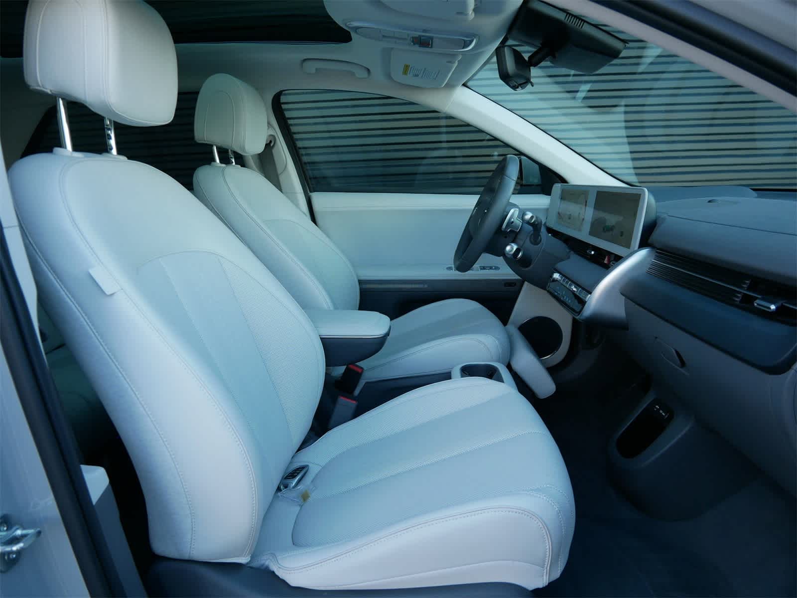 Thumbnail: 2024 Hyundai Ioniq 5 - 26