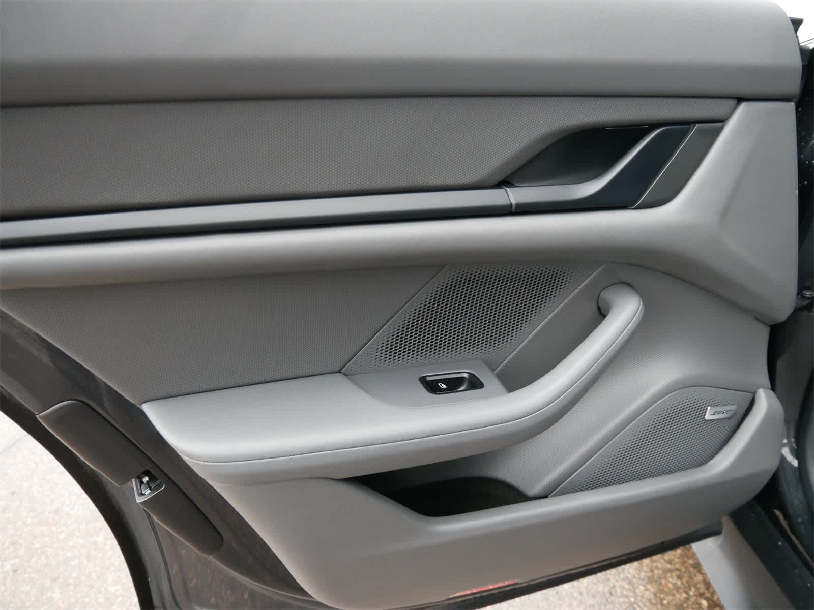 Thumbnail: 2021 Porsche Taycan - 13